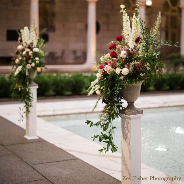white-footed-pedestals-a-600x600