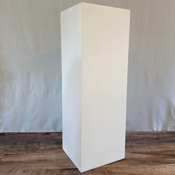 white-pedestals-b-1-600x600
